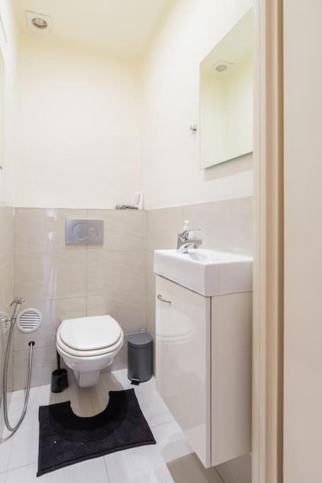 Close To Station Apartment *